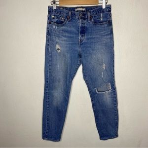 Levi’s Premium wedgie Distressd Button Fly High Ride Medium Wash Size 28